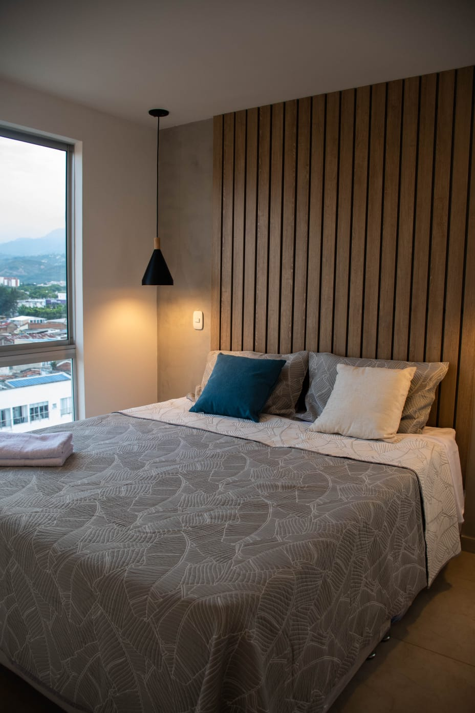 Lujoso y central apto justo donde vibra Cali